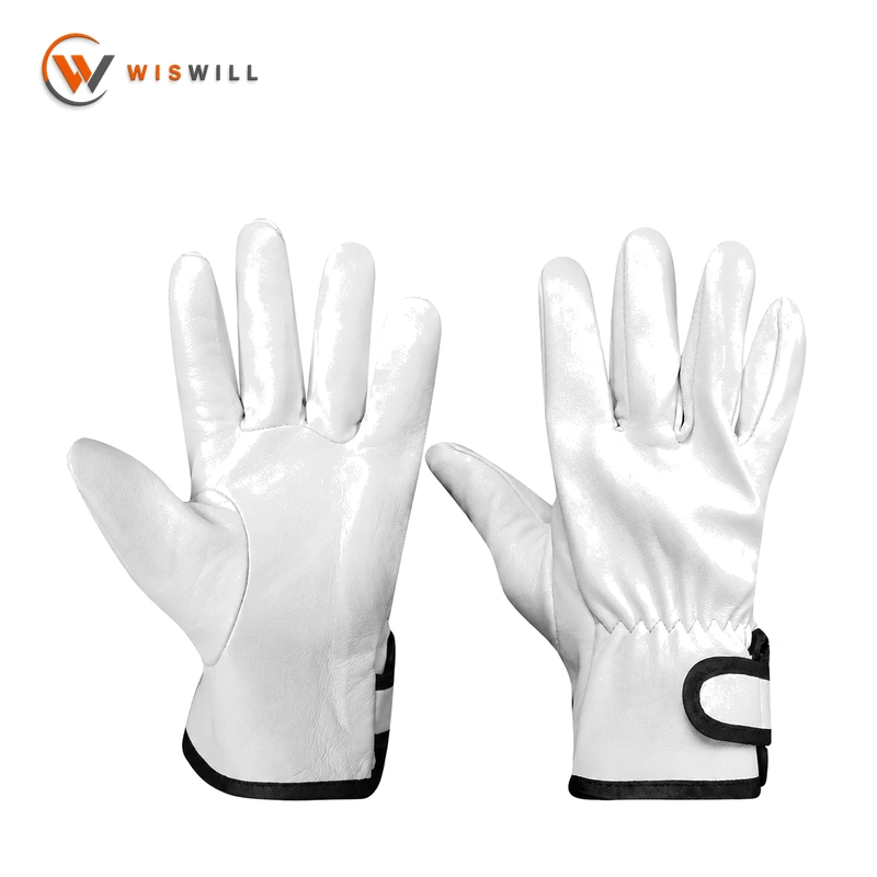 Short white sheepskin buckle gloves